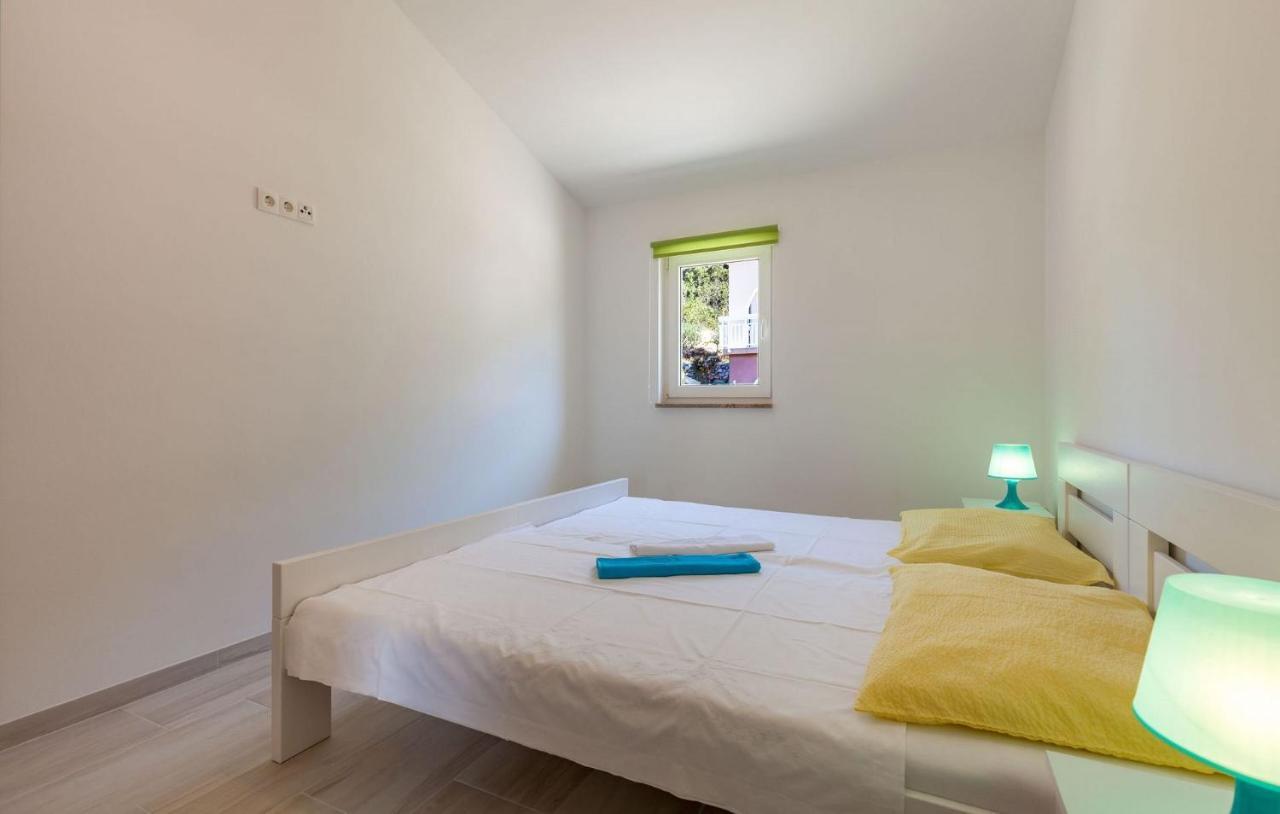 Apartments With A Parking Space Stanici, Omis - 17894 Номер фото